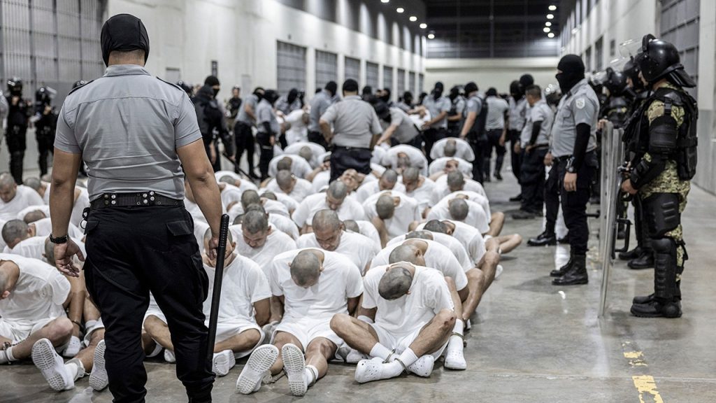 US Appeals Court Judge Compares Treatment of Venezuelan Migrants to Nazis During Trump Administration