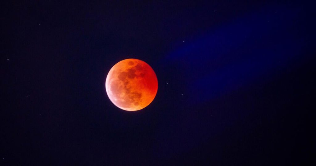 March's "Blood Worm Moon" Lunar Eclipse: Viewing Times and Locations Released