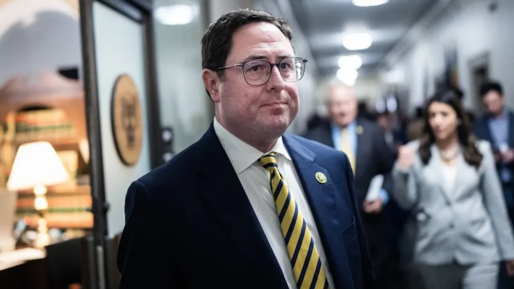House Republican Responds to Anti-DOGE Protesters at Town Hall Meeting