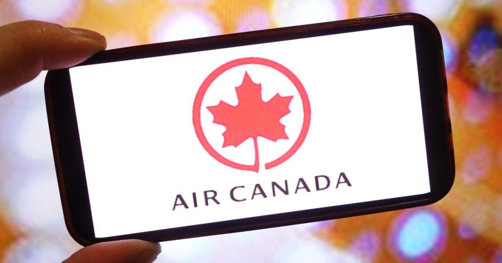 Canada-U.S. Flight Bookings Drop Amid Trade Tensions