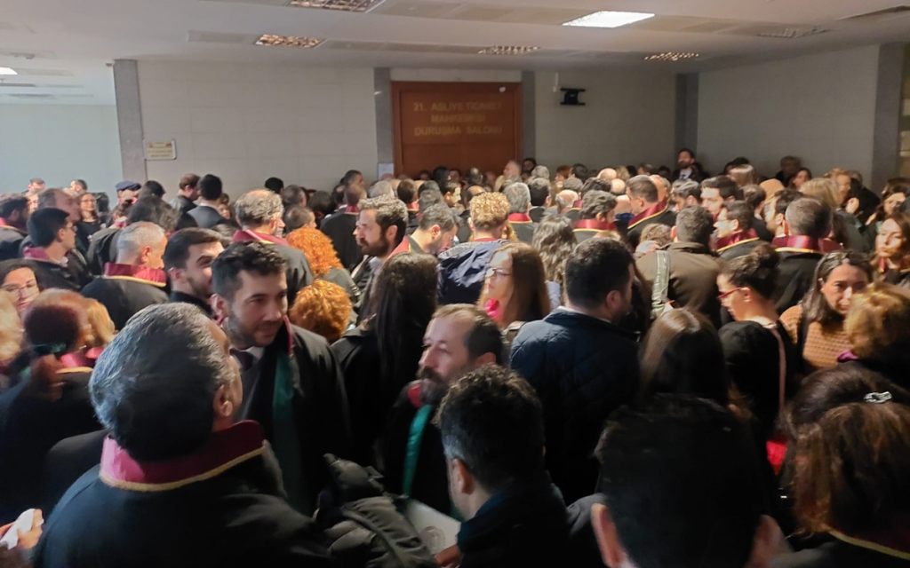 Trial of İstanbul Bar Executives Opens Over Statement on Slain Journalists