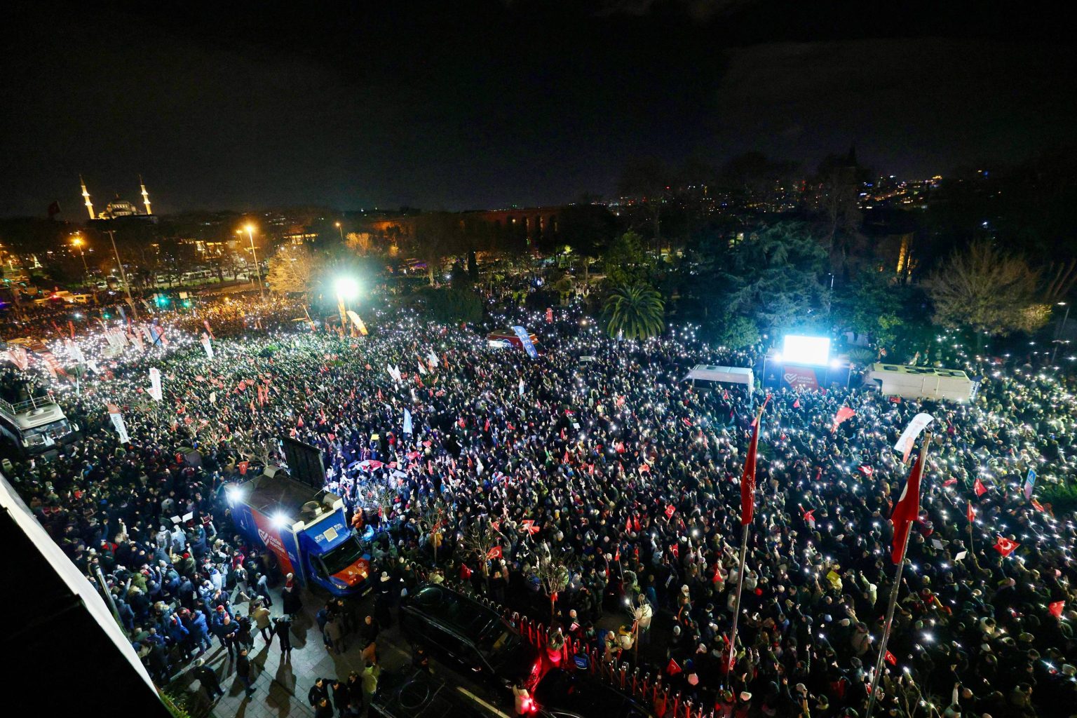 İstanbul Governor Imposes Entry Restrictions and Extends Protest Ban Amid Ongoing Demonstrations