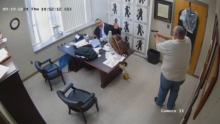 Experts Question Insanity Defense for Kentucky Sheriff in Judge's Murder Case
