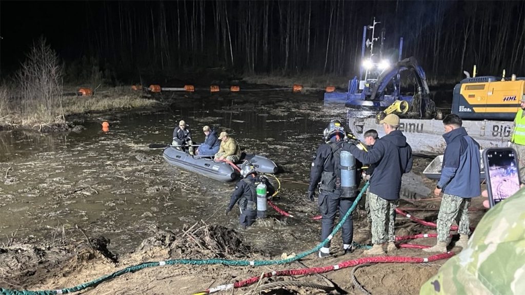 US Crews Secure Lines to Sinking Hercules as Search for Missing Soldiers Continues