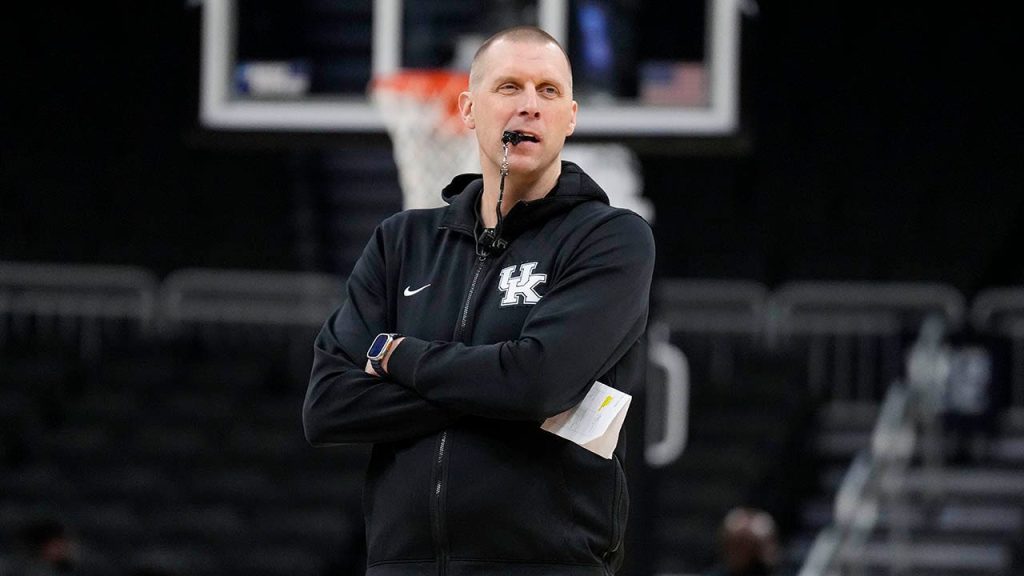 Kentucky Basketball Coach Commits to Fans with Follow-Through Initiatives