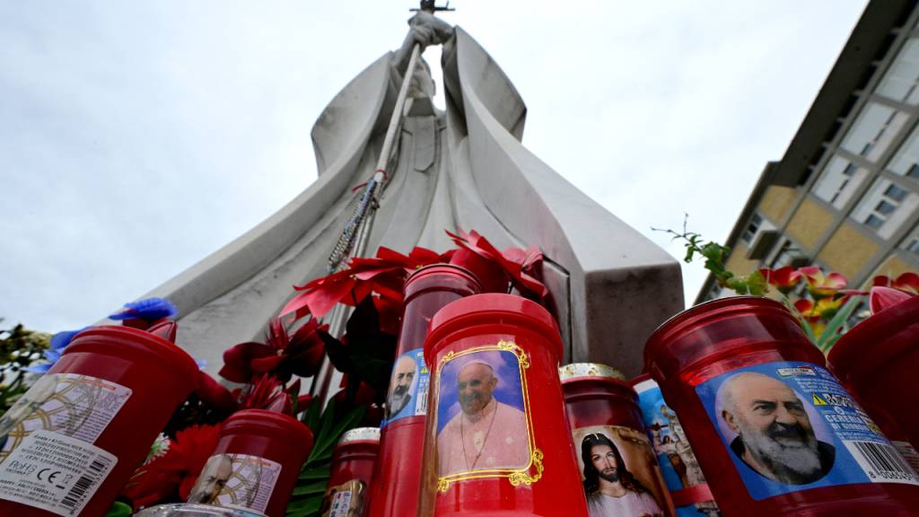 Pope Francis Remains Stable as Hospitalization Enters Third Week