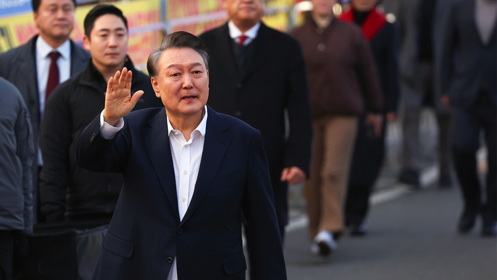 Impeached South Korean President Yoon Suk Yeol Released from Prison After Arrest Cancellation