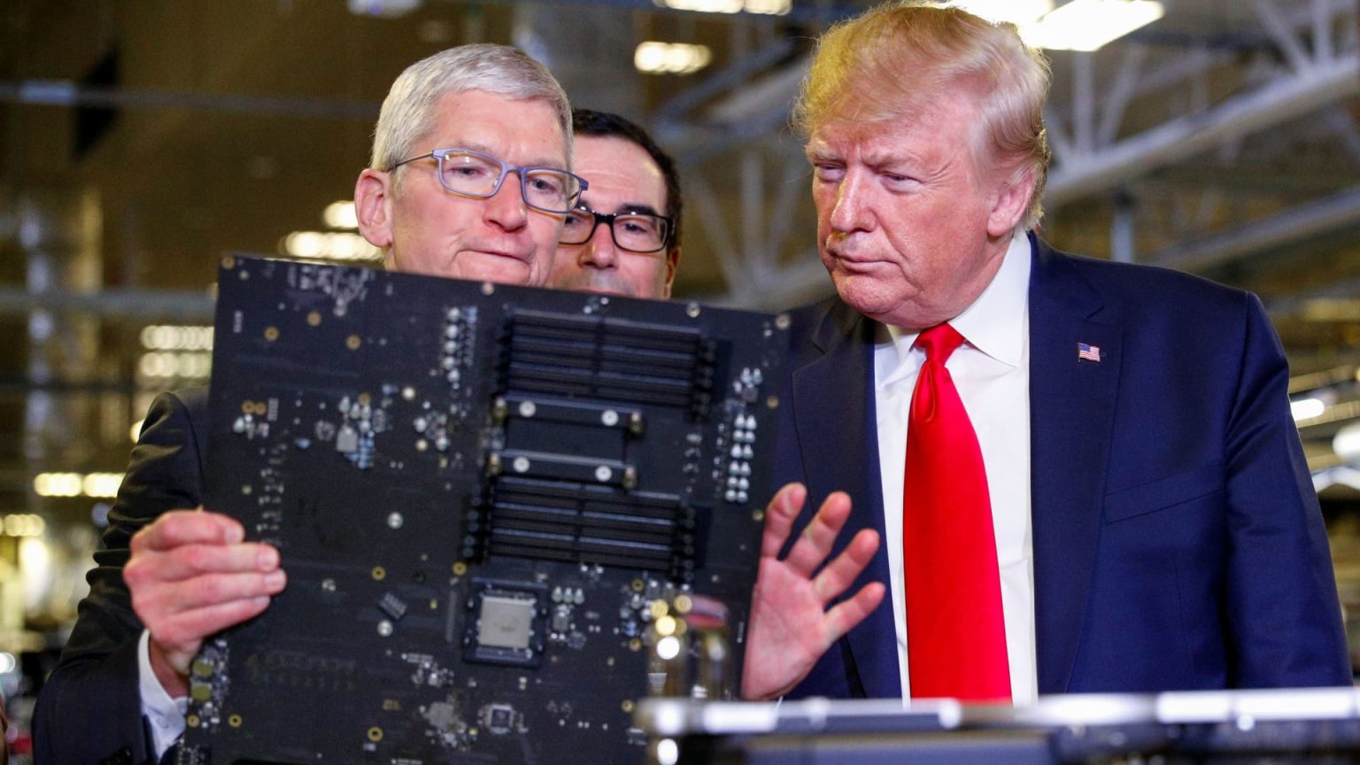 Cost Analysis of a 'Made in the USA' iPhone