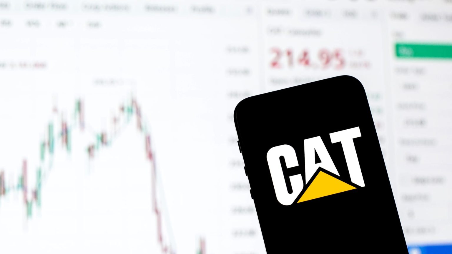 Midday Stock Updates: Notable Movements in PLTR, CAT, AAPL, and JPM