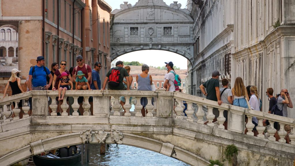 International Tourist Numbers Drop in the U.S. as American Travel Abroad Increases
