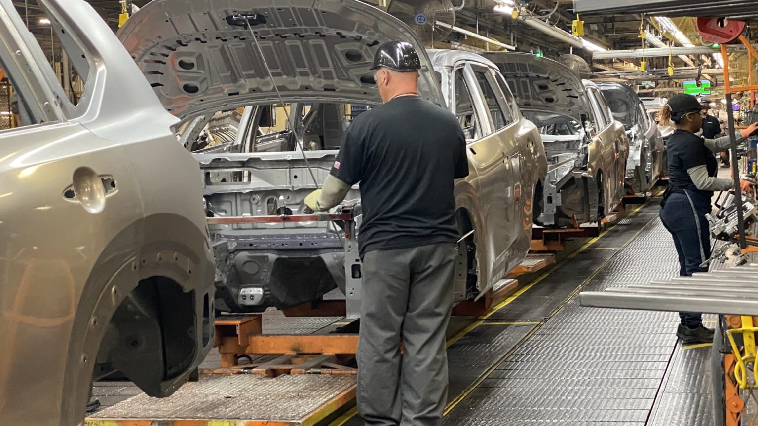 Trump Signs Order to Reduce Auto Tariffs Across Multiple Platforms