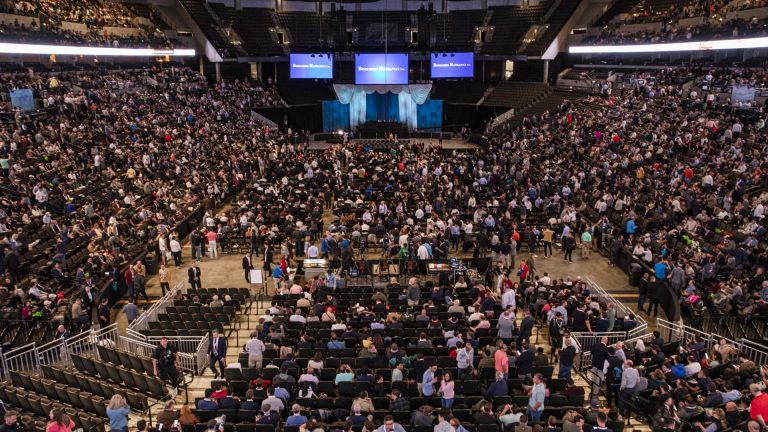 Foreign Shareholders Encounter New Challenges Ahead of Berkshire Meeting in Omaha