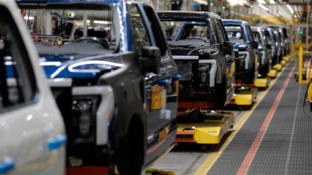 Trump Tariffs Complicate U.S. Auto Production Efforts