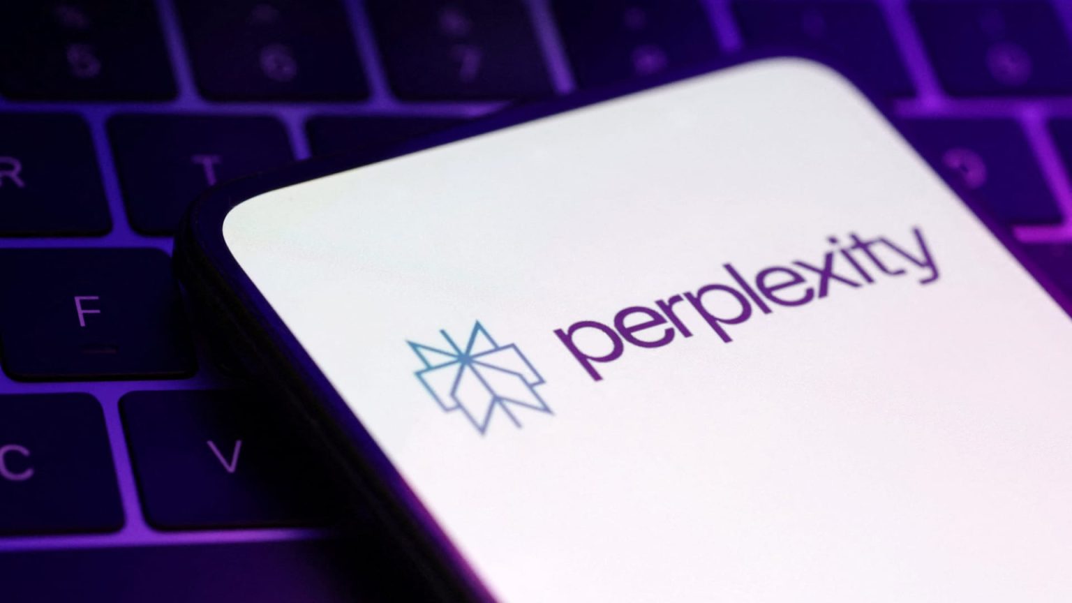 Perplexity AI Enters Smartphone Market Through Motorola Partnership