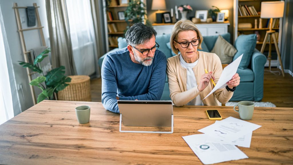 Retirees Advised to Maintain Stock Investments Despite Market Concerns