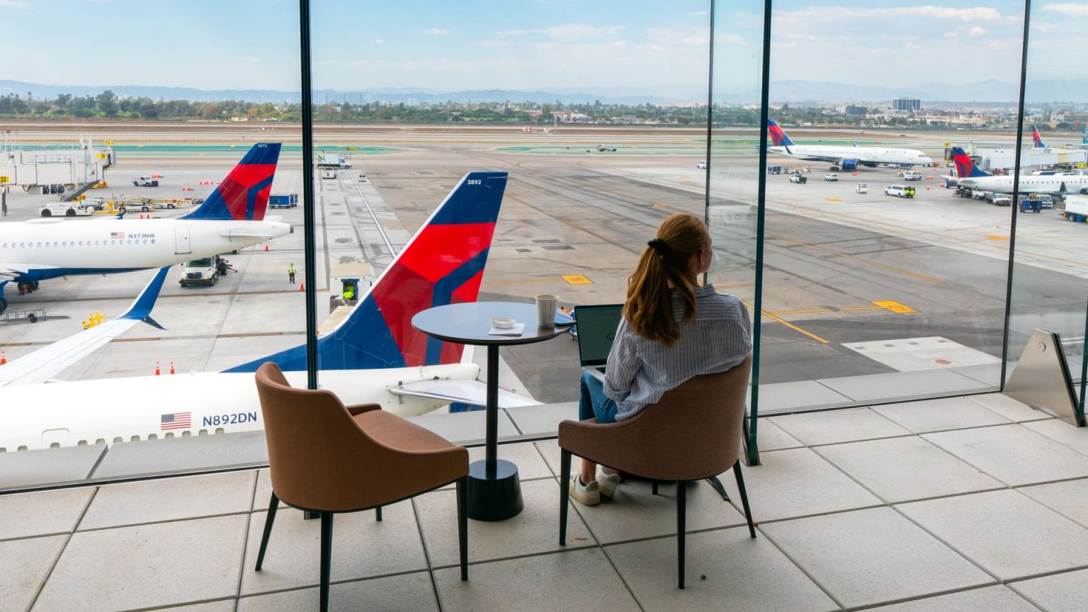 Airlines Target Luxury Travelers Amid Economic Uncertainty
