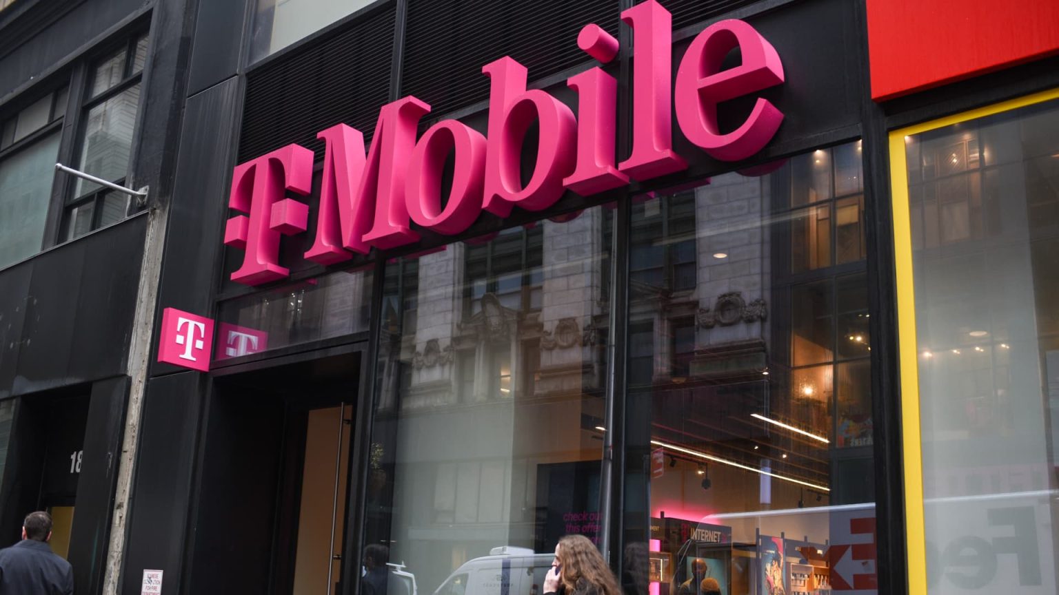 Tech Giants TMUS, GOOGL, TSLA, and INTC Face Market Challenges Amid Industry Shifts Tech Giants TMUS, GOOGL, TSLA, and INTC Face Market Challenges Amid Industry Shifts