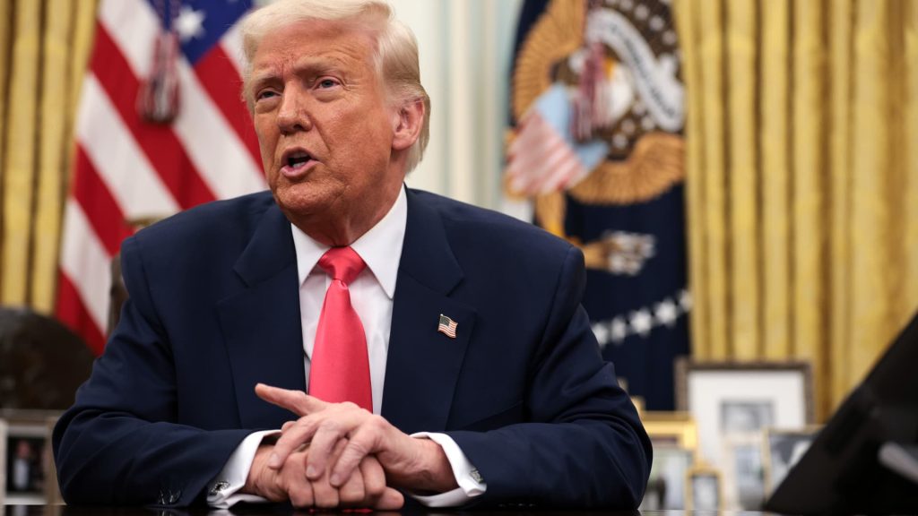 Economists Predict Lower Impact of Tariffs Than White House Estimates