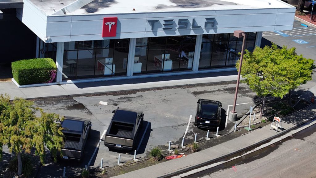 Tesla Short Sellers Profit $11.5 Billion from 2023 Selloff