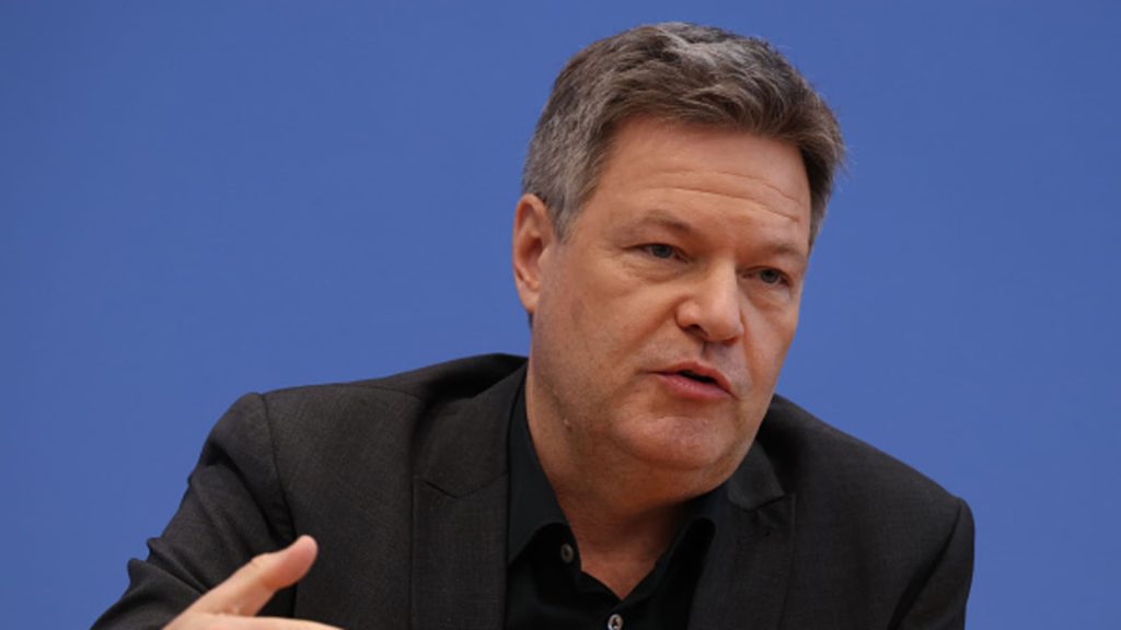 German Economy Minister Warns Trump May Succumb to Pressure from United Europe on Tariffs
