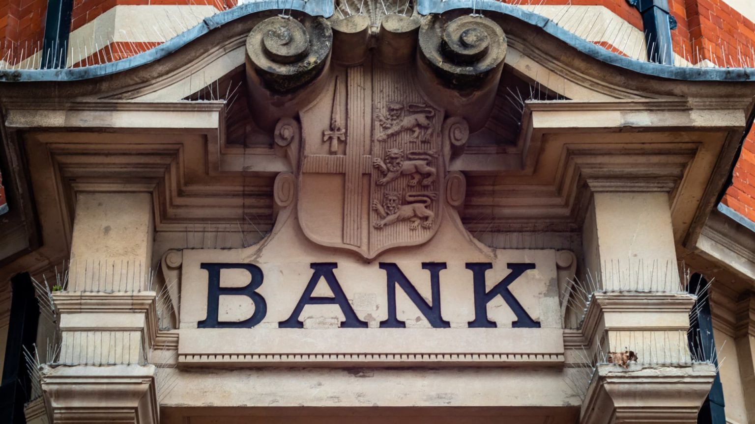 Europe's Banks Struggle Amid U.S. Recession Fears from Tariffs