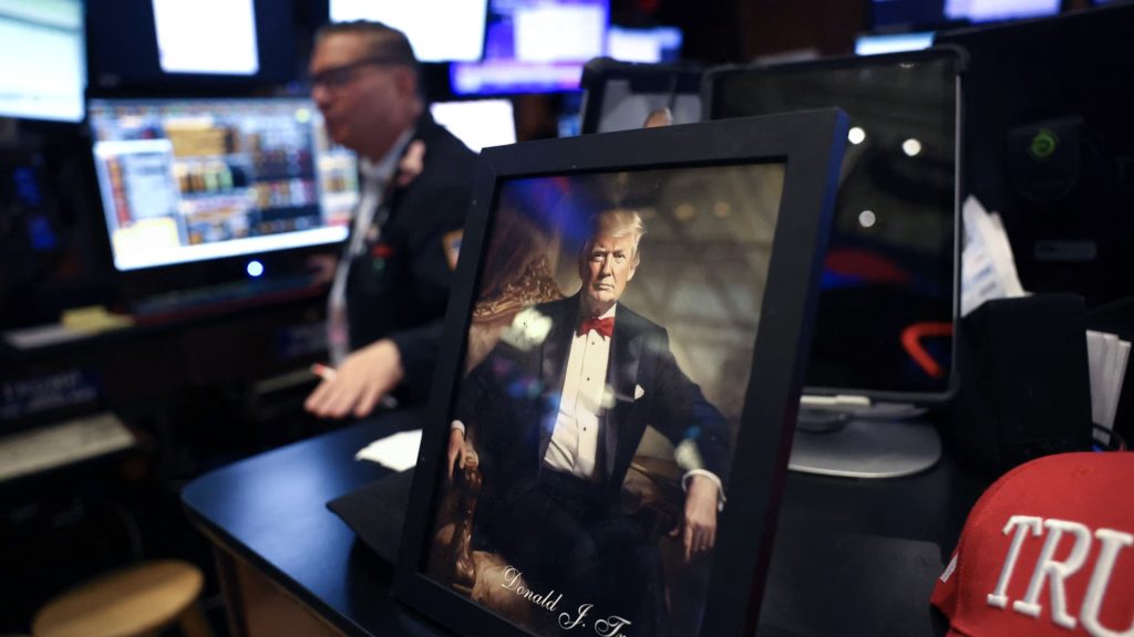 Investor Steve Eisman Warns Against Taking Risks Amid Tariff Turmoil