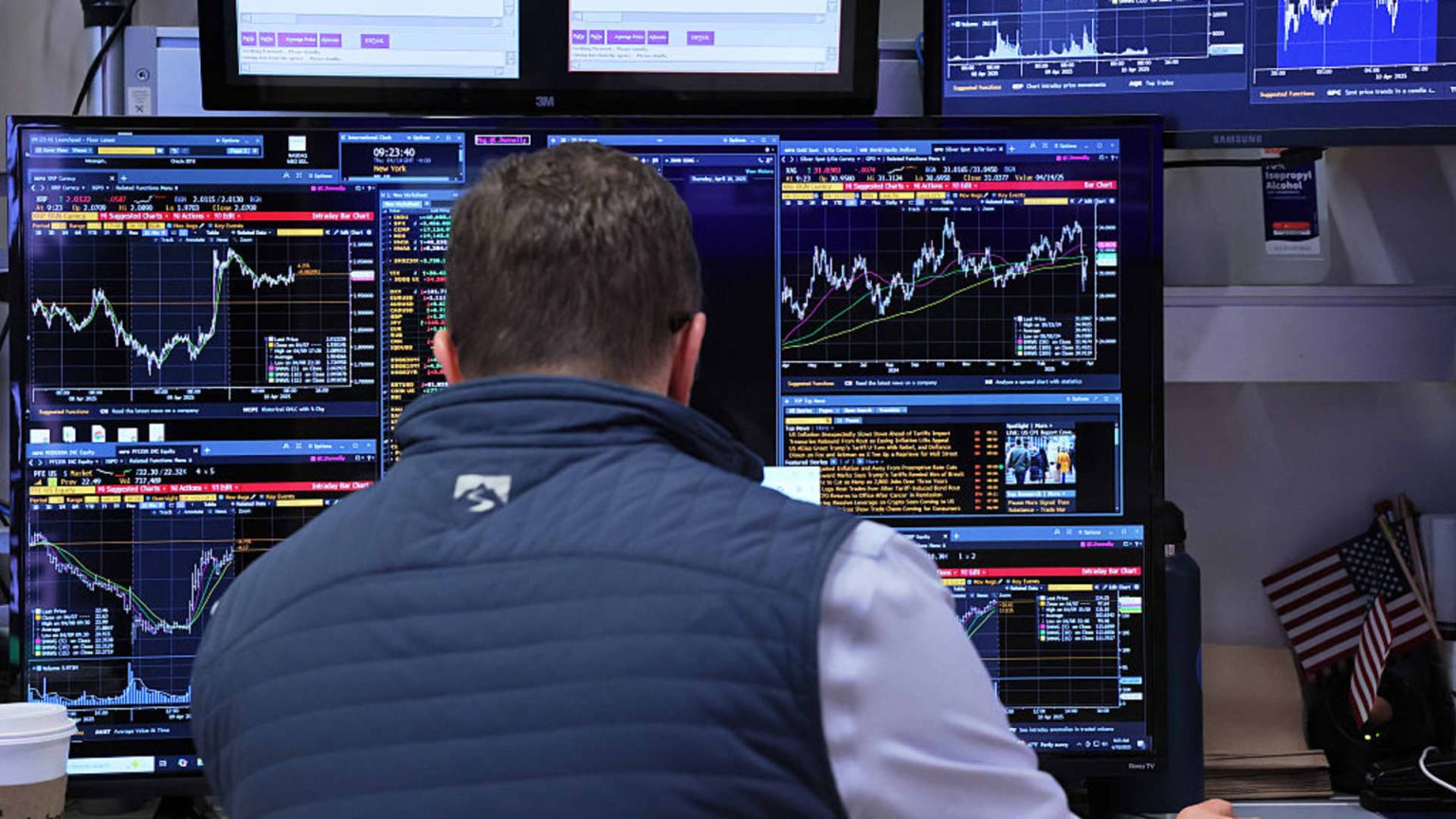 Cash Appears Safe Amid Stock Market Declines, but Comes with Risks