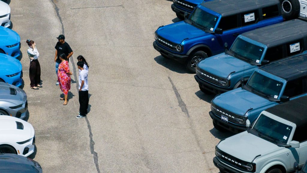 Car Purchases Increase Amid Slowing Consumer Spending