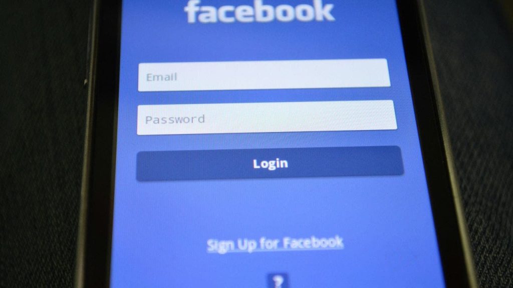 Guidelines for Managing a Deceased Loved One's Social Media Accounts