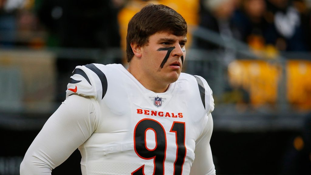Hendrickson Criticizes Bengals Executive's Comments on Contract Situation