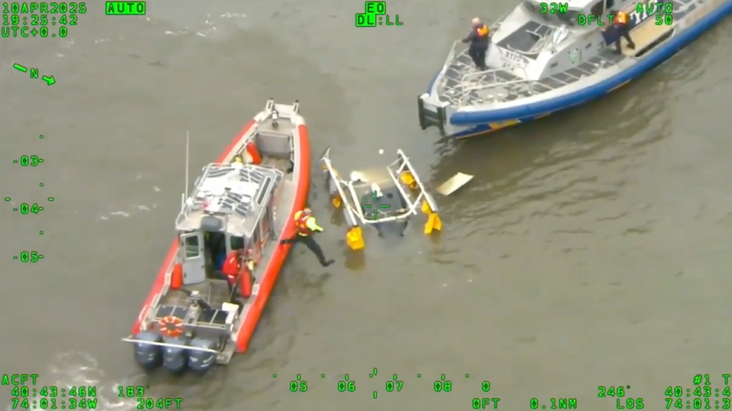 Authorities Recover Bodies from Hudson River in Aerial Operation