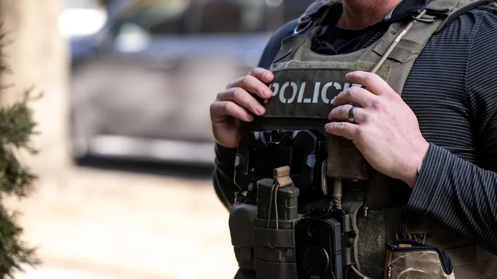 ICE Clarifies Viral Video of Window-Smashing Arrest was Misleading