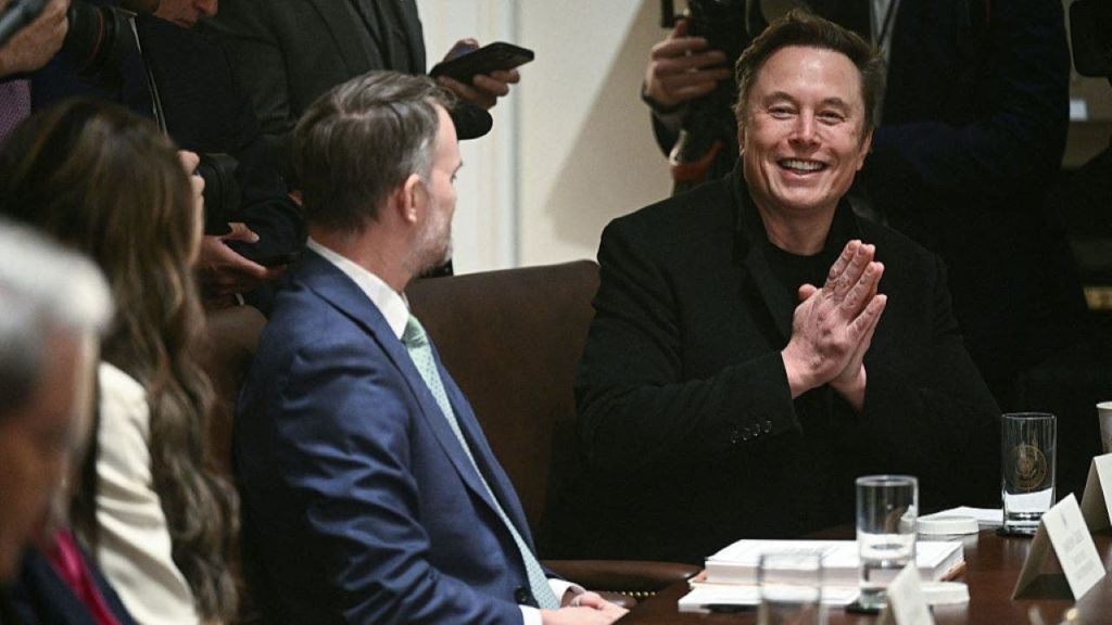 Politicians Explore DOGE Dividends Amid Rising Interest
