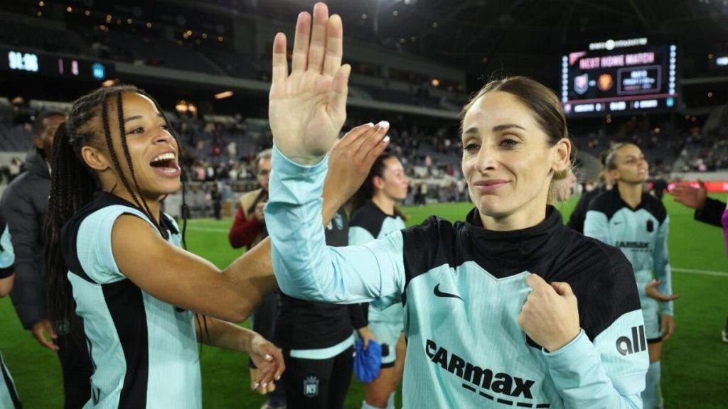NWSL Team of the Week Features Esther Gonzalez and Rebeca Bernal's Stellar Performances