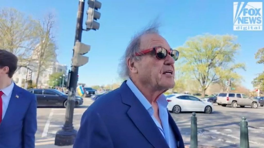 Oliver Stone Criticizes Democrats for Misleading Claims During Russiagate Investigation