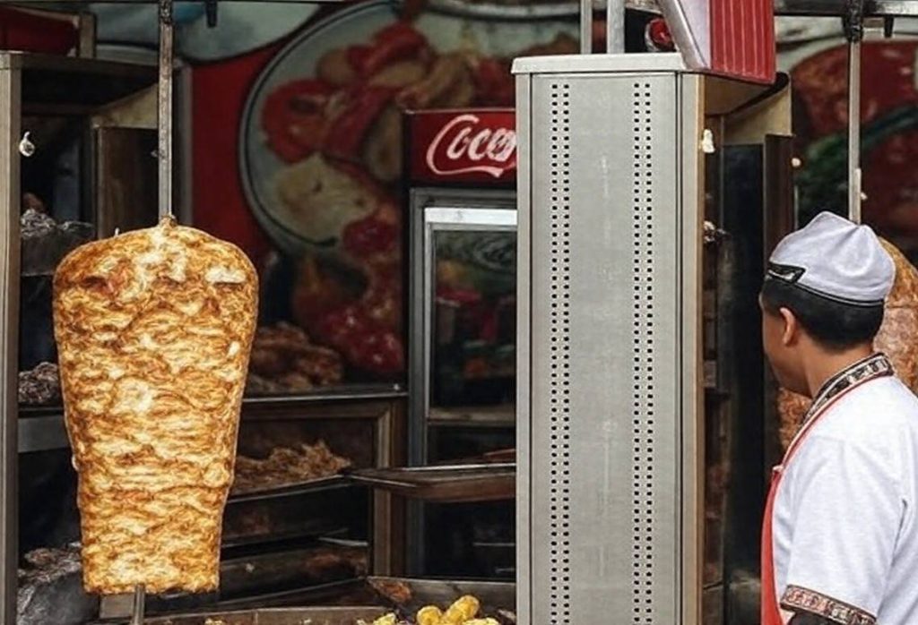 Over 600 People Poisoned by Contaminated Chicken Döner in Western Turkey