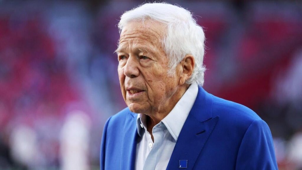 Kraft Calls Patriots' NFLPA Survey Grades 'Eye-Opening,' Denies Ashtray Allegations on Team Plane