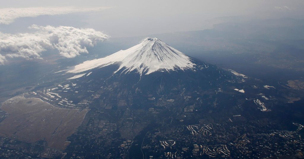 Man Rescued Twice from Mount Fuji After Returning for Lost Phone