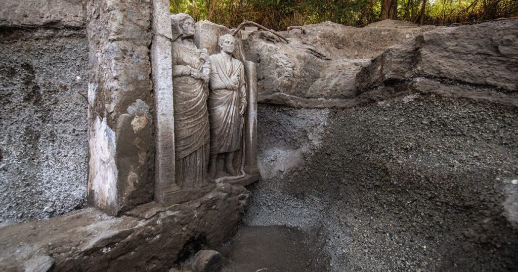 Life-Sized Statues of Toga-Clad Couple Discovered in Pompeii Tomb