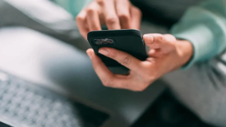 Emails Disappearing from iPhone: 5 Effective Solutions