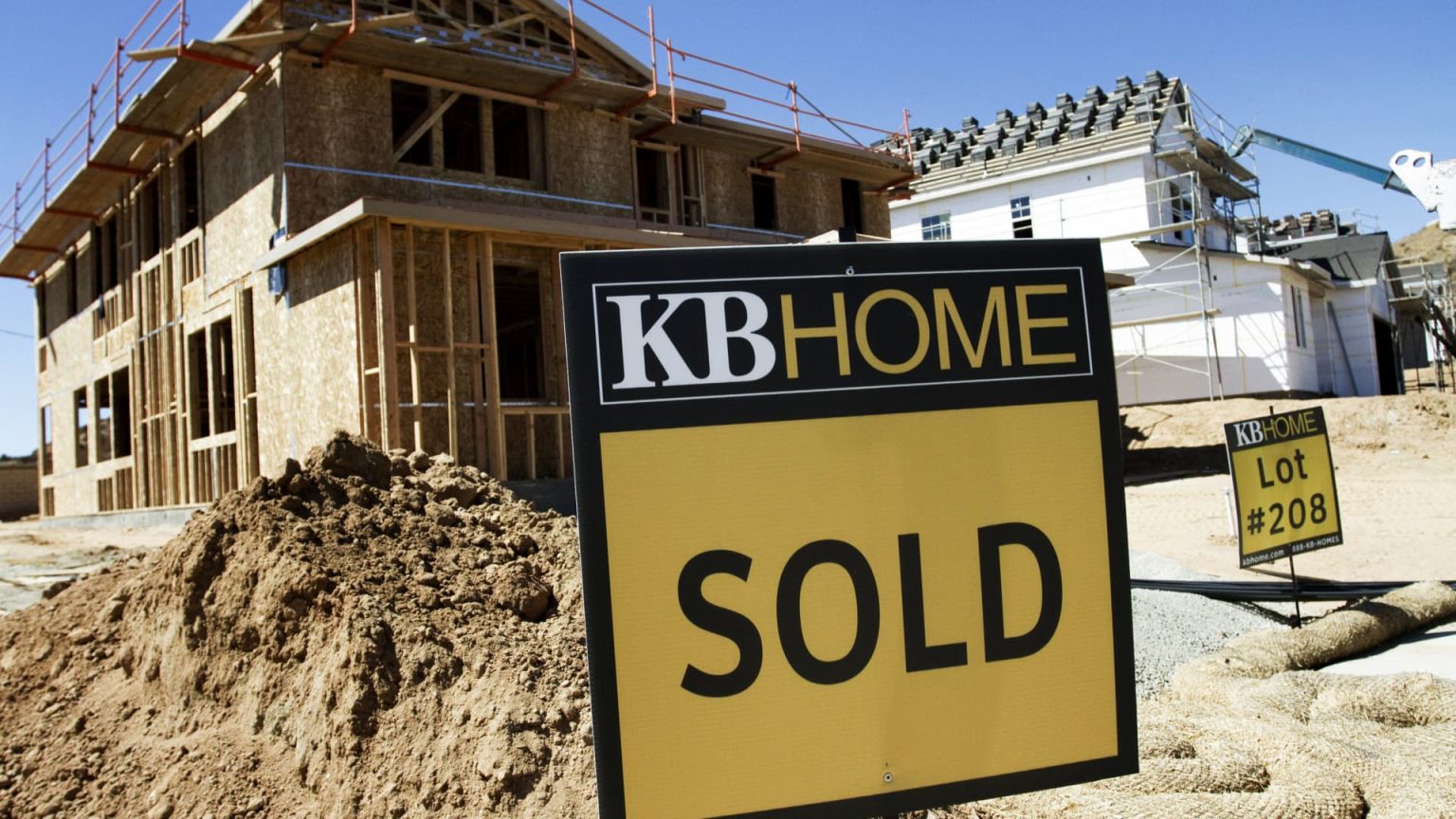 Biggest After-Hours Stock Movers: Apple, Amazon, Airbnb, and More Biggest After-Hours Stock Movers: Apple, Amazon, Airbnb, and More