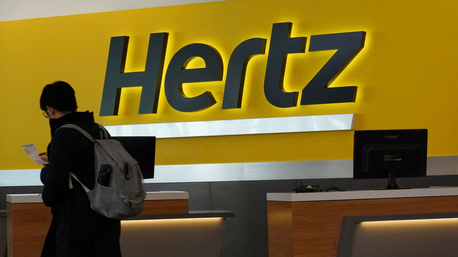 Hertz Shares Drop Following Weak Q1 Report and $250 Million Stock Offering
