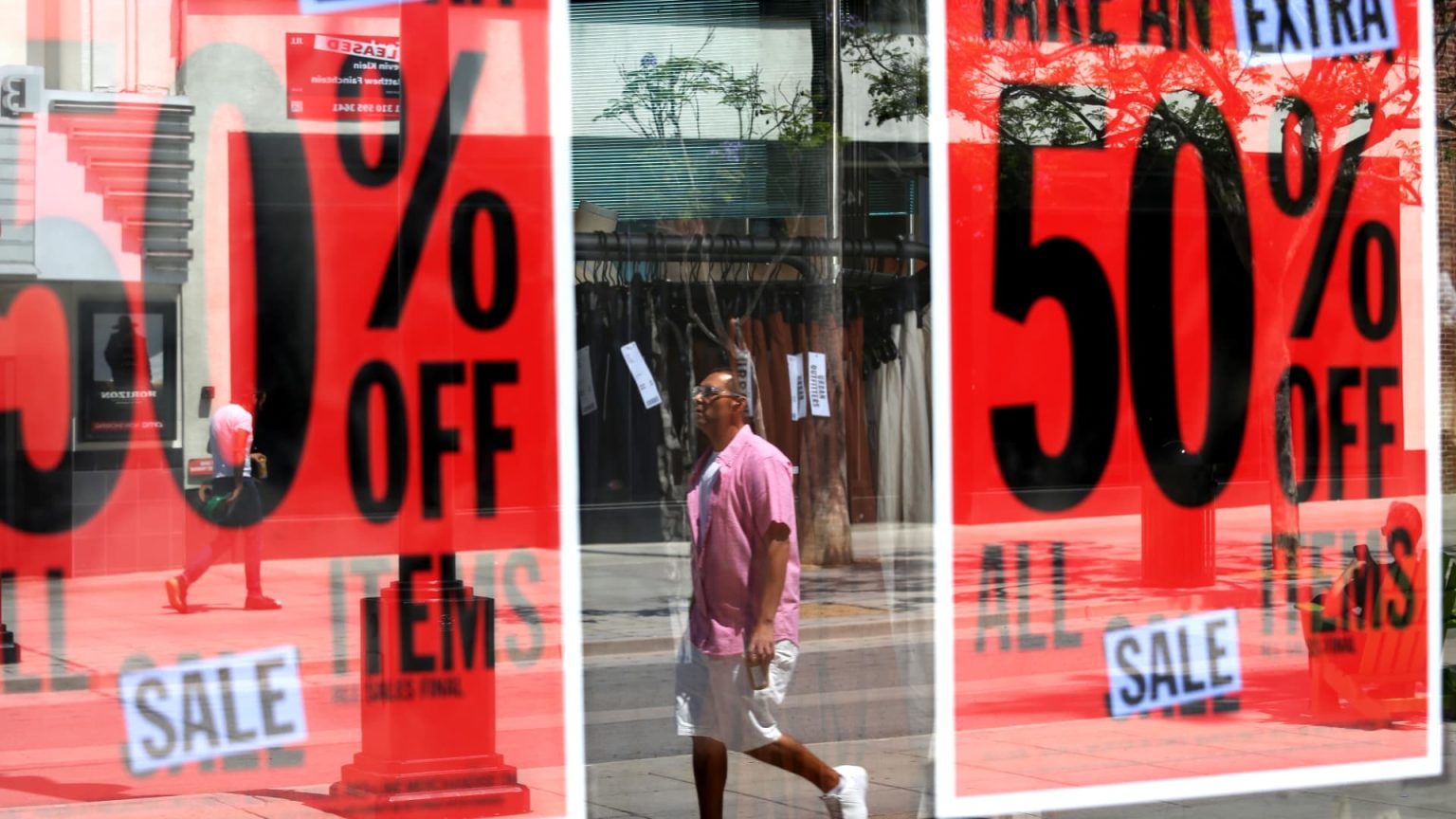 Retailers Advise Shoppers to Purchase Ahead of Incoming Tariffs