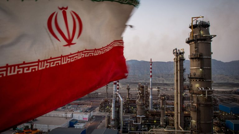 Oil Prices Decline Amid Renewed U.S.-Iran Nuclear Deal Optimism