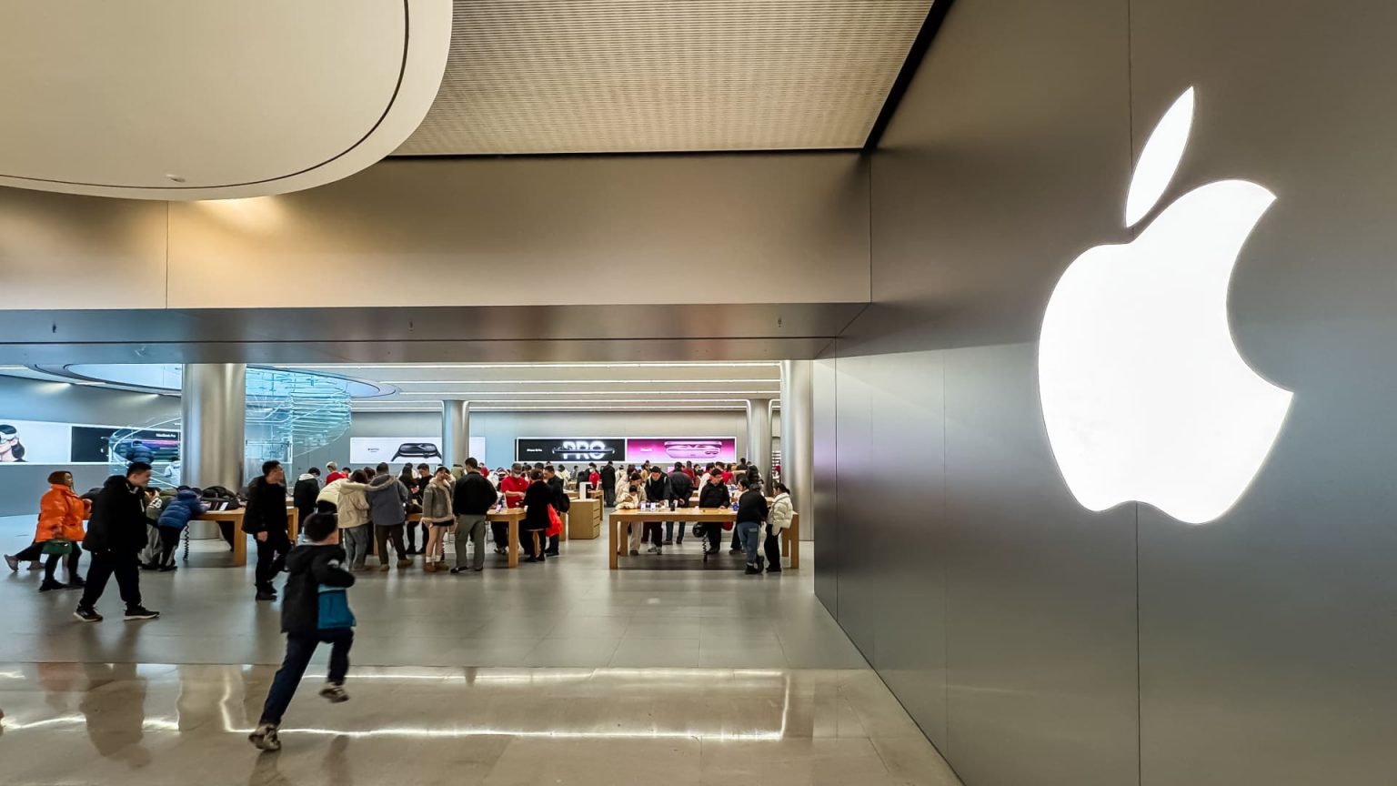 Tech Giants Face Regulatory Scrutiny Amidst Market Volatility Tech Giants Face Regulatory Scrutiny Amidst Market Volatility