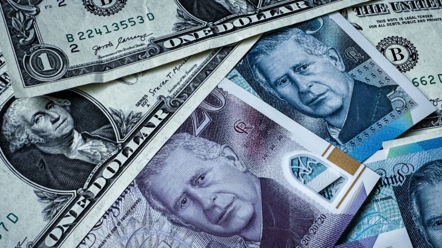 Sterling Expected to Reach Pre-Brexit Levels by Next Year, Bank Forecasts