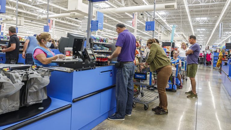 Hispanic Shoppers Cut Grocery Spending, Impacting Companies