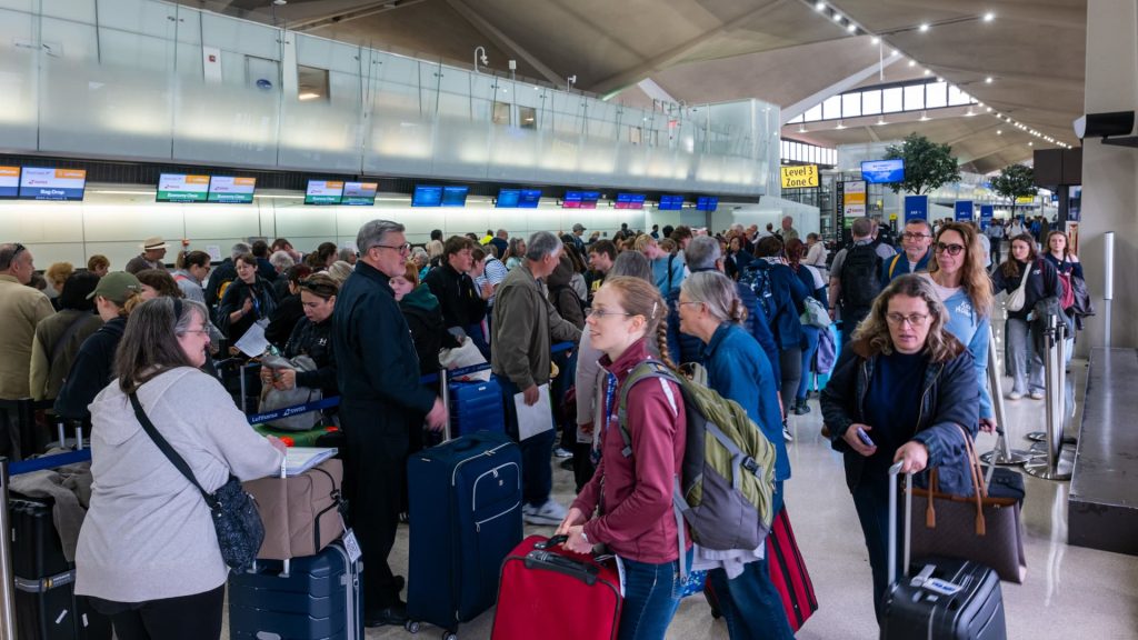 Flight Delays in Newark Due to Air Traffic Control System Failure