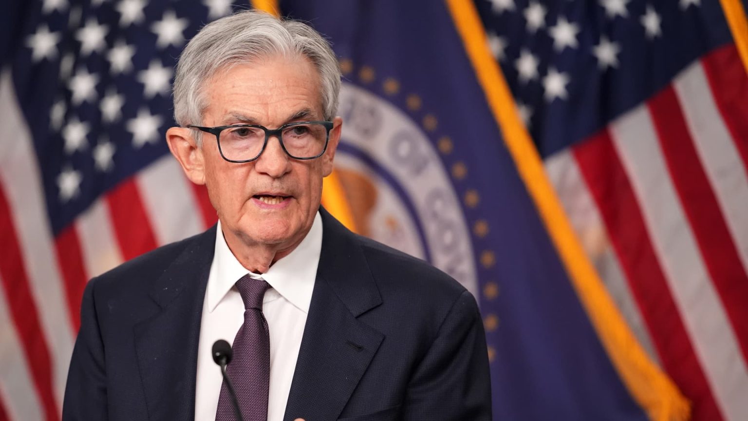 Fed Concerned Over Inflation Risks from Potential Tariff Increases, Minutes Reveal