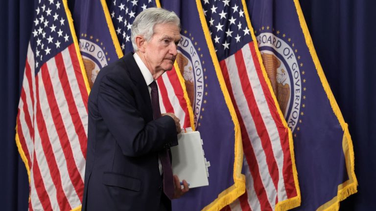Powell Faces Challenge in Dodging Trump's 'Too Late' Label Amid Fed Decisions